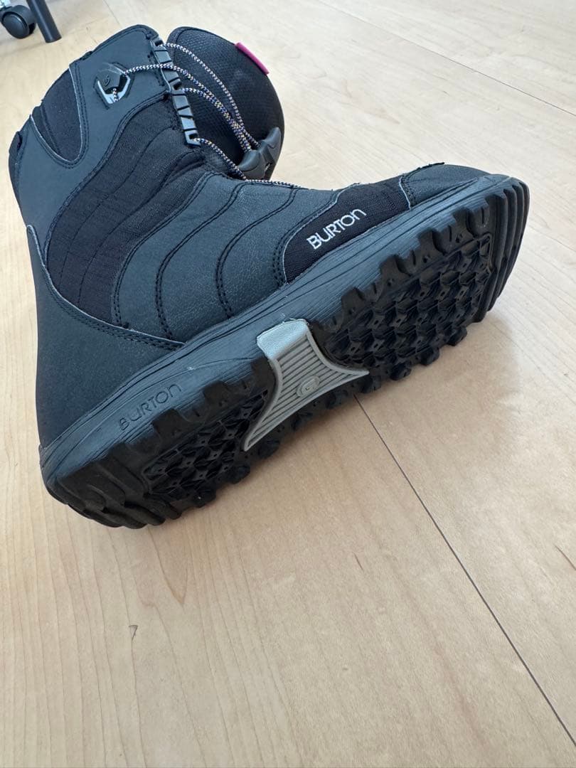 BURTON MINT-ASIANFIT 24 バートンブーツ　スノーボード