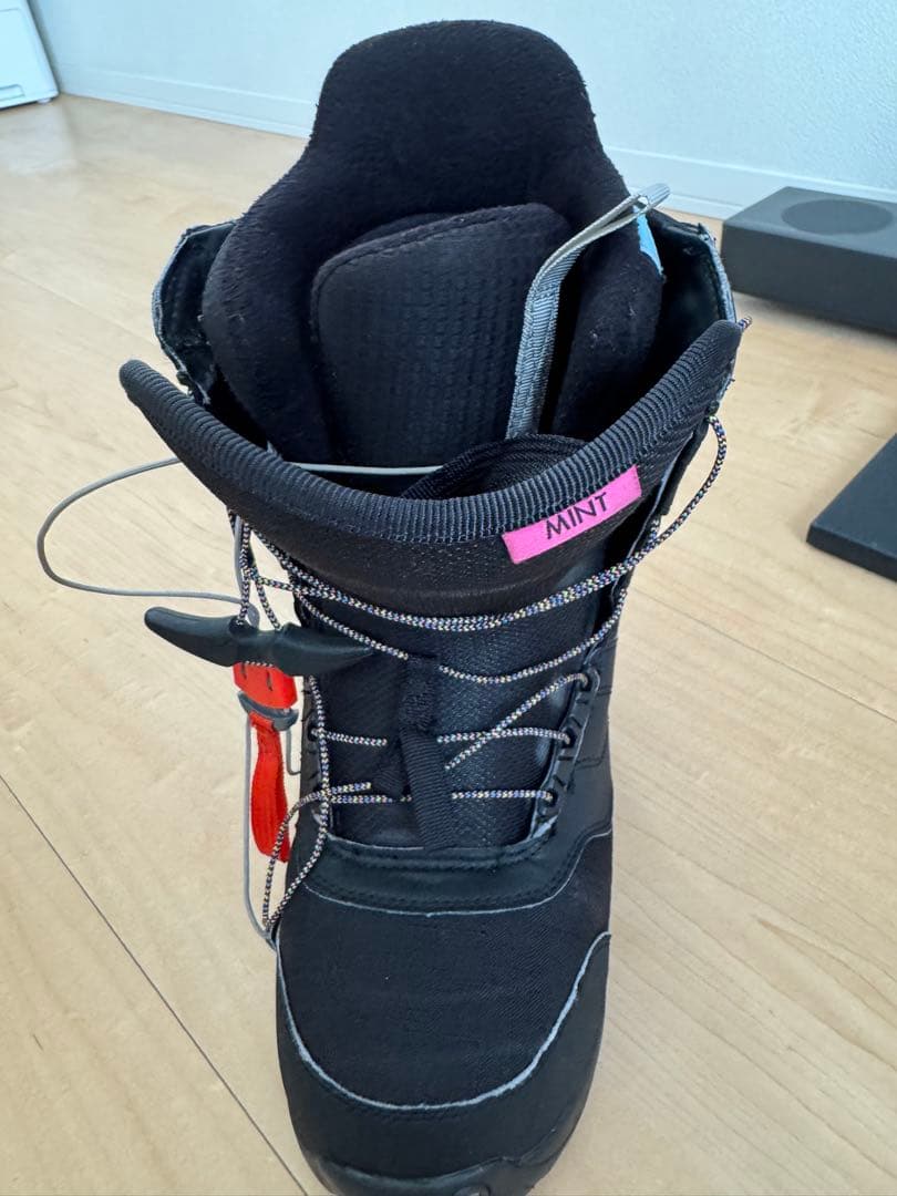BURTON MINT-ASIANFIT 24 バートンブーツ　スノーボード
