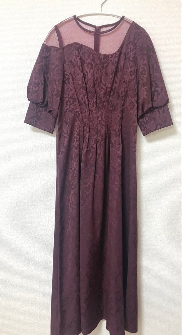 完売品　人気　エトル　ミアンダリングウエストタックフレアドレス　ボルドー　M