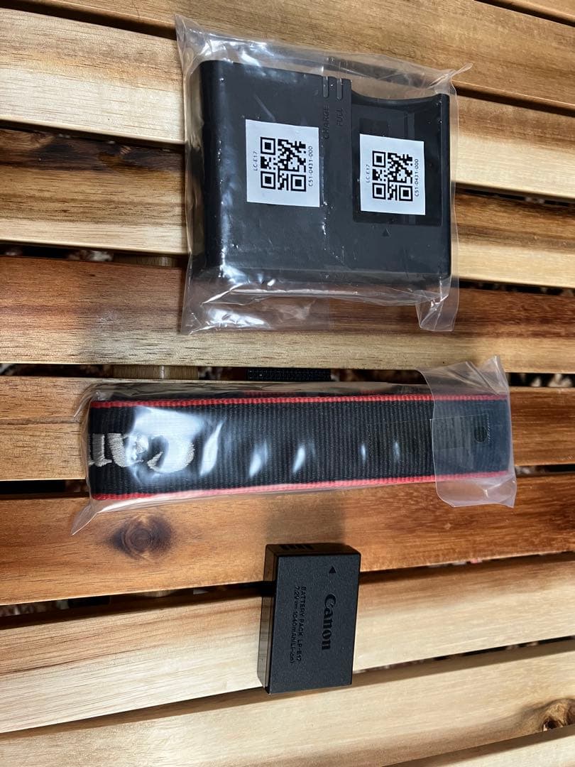 デジタルカメラ Canon EOS R8 + RF 45mm f/1.2 STM