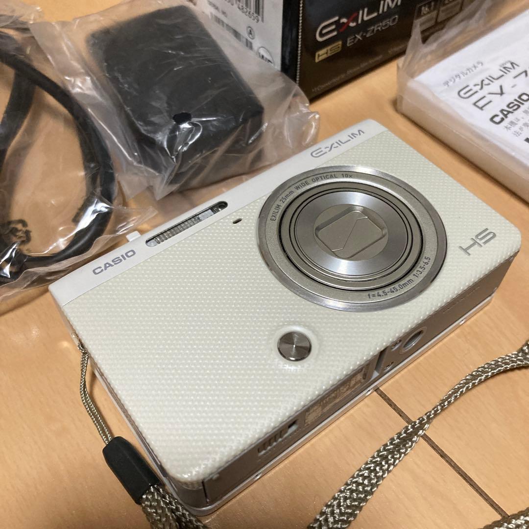CASIOカメラ EXILIM EX-ZR50 ホワイト