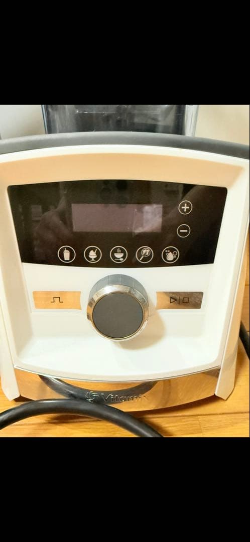 バイタミックス　vitamix A3200i 輸入版　人気のホワイト　美品。