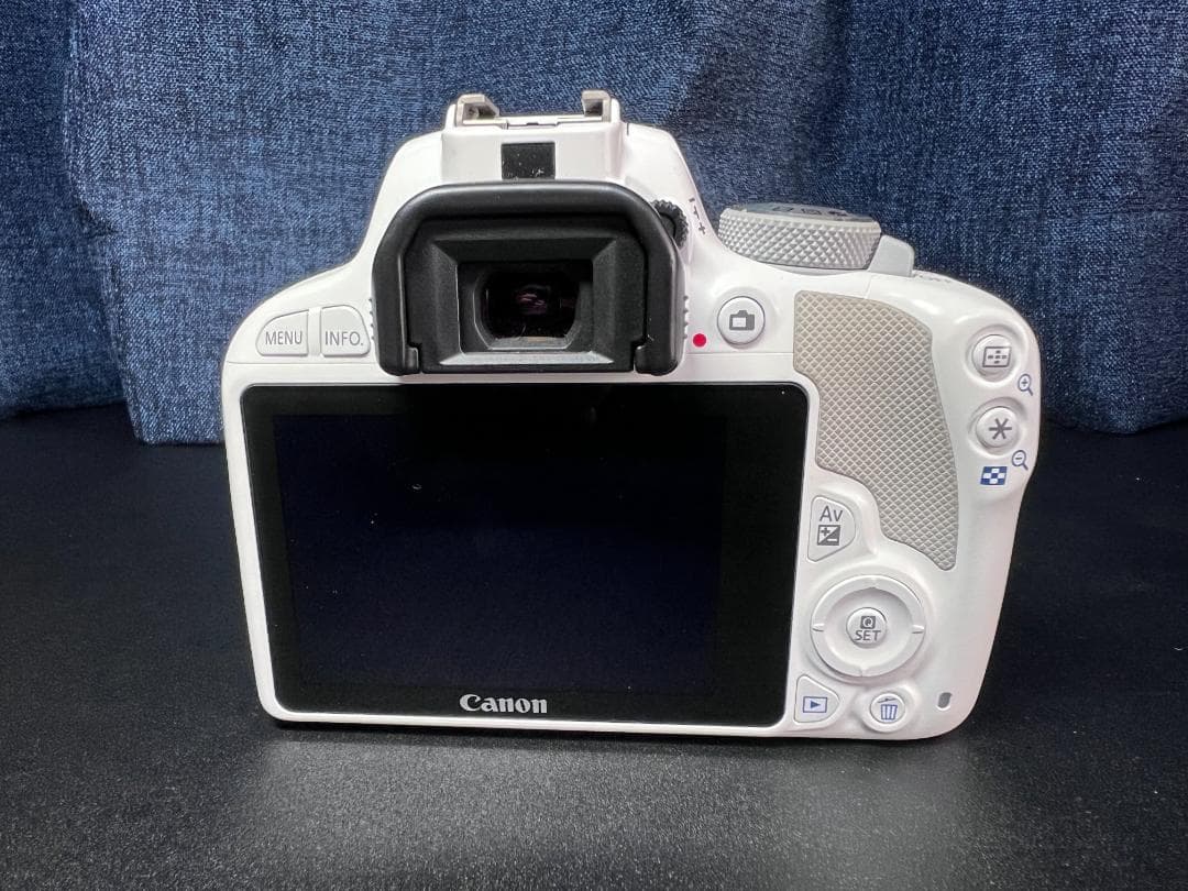 【美品】Canon EOS Kiss X7 ホワイト（レンズ2個、外箱など）