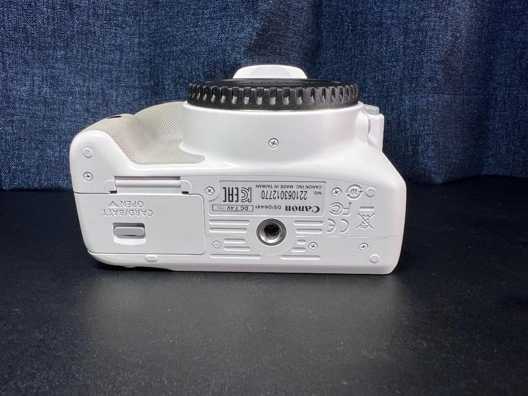 【美品】Canon EOS Kiss X7 ホワイト（レンズ2個、外箱など）