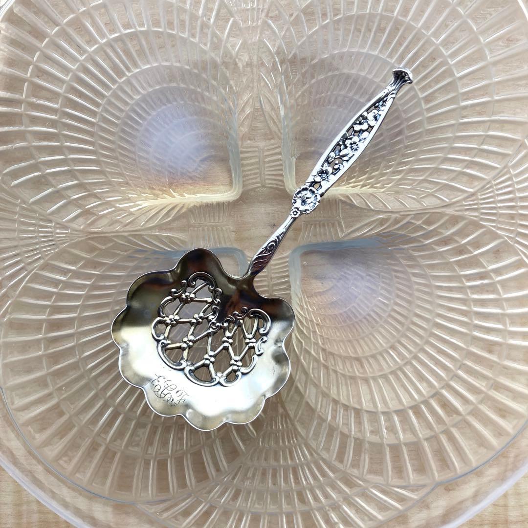 純銀　フラワー透かし　ナッツスプーン