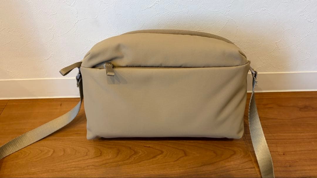 URTH Dolomite 5.1L カメラスリングバッグ　最終値下げ