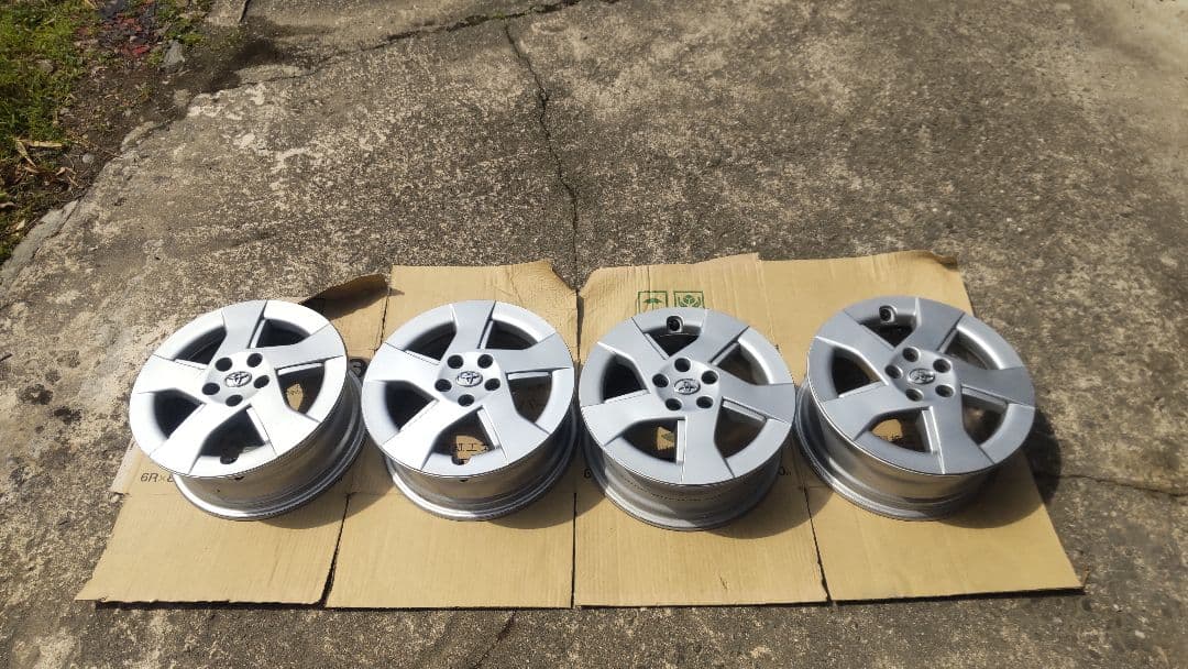 クリス プリウス 純正ホイール 15インチ 30 購入前にコメント下さい。