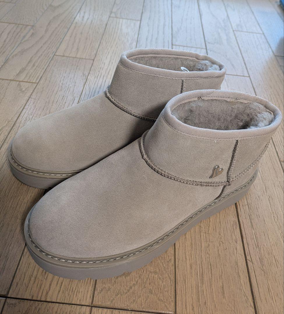 Skechers ライトグレー ショートブーツ