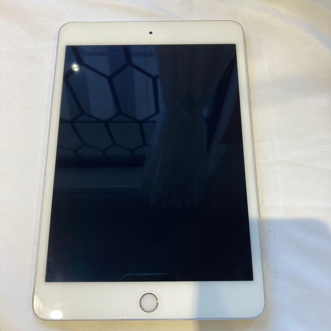 Apple iPad mini 第四世代 (モデル A1538) シルバー　③