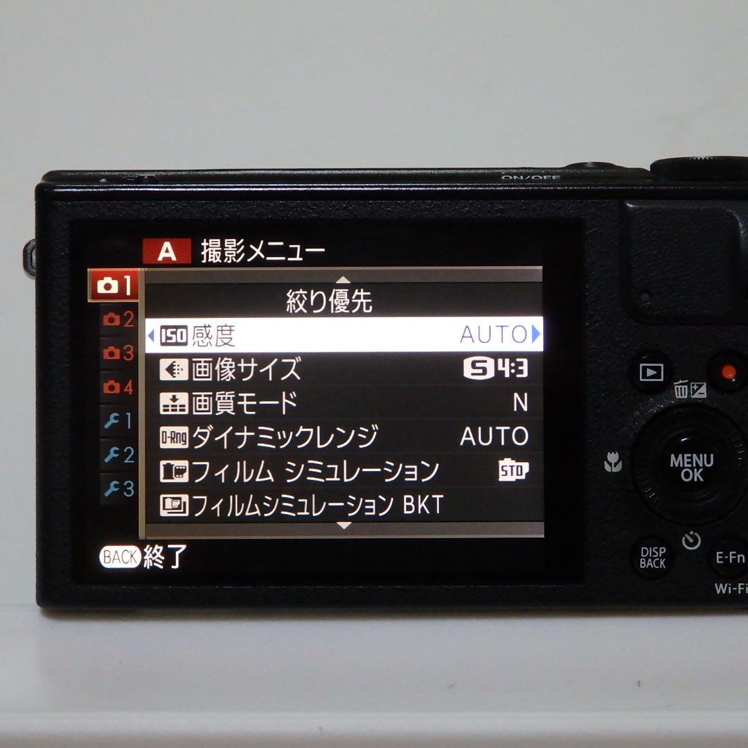 美品　フジフイルム XQ1 ブラック　FUJIFILM