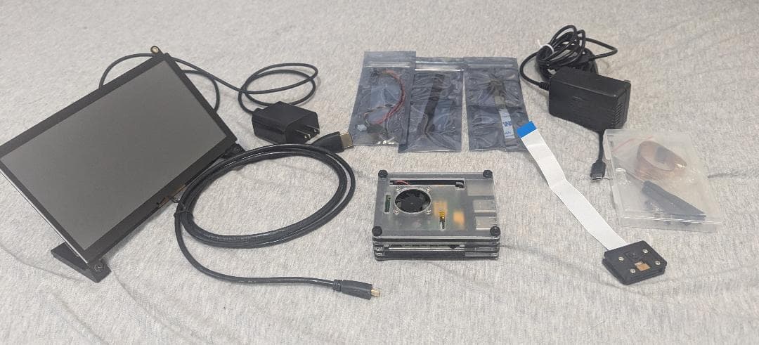 Raspberry Pi 4 Model B ＆7インチモニター　ラズパイ