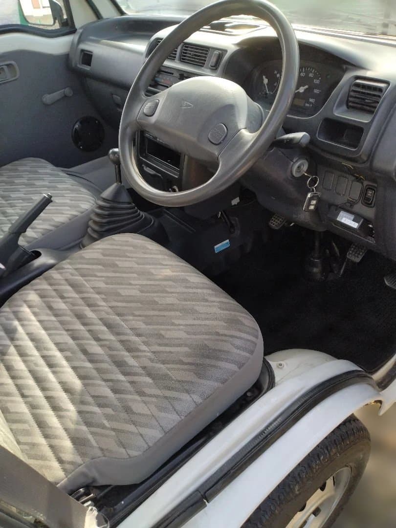 三*妹様 ダイハツ ハイゼット 平成15年　5F 4WD エアコン　パワステ付