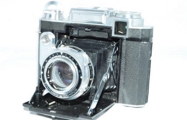 ★ZEISS IKON SUPER IKONTATessar 80 2.8 T*