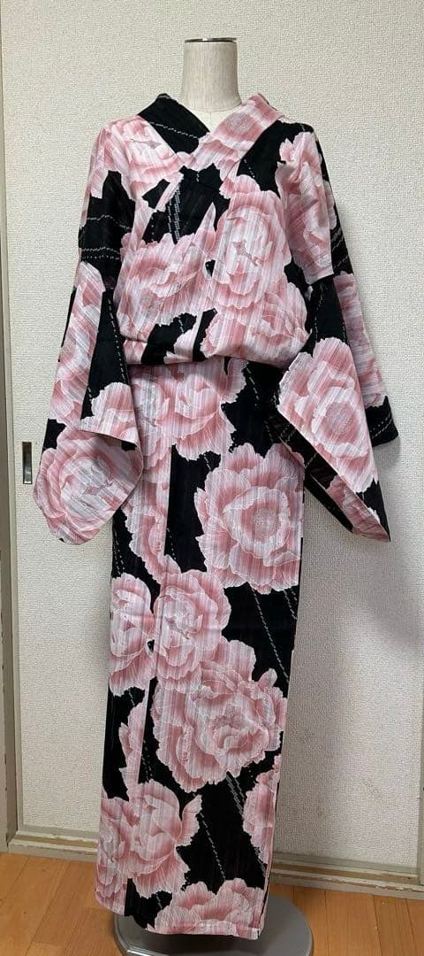 大人の高級浴衣 黒地 大きな薔薇 綿 シアー 変わり織 Pinky&Dianne