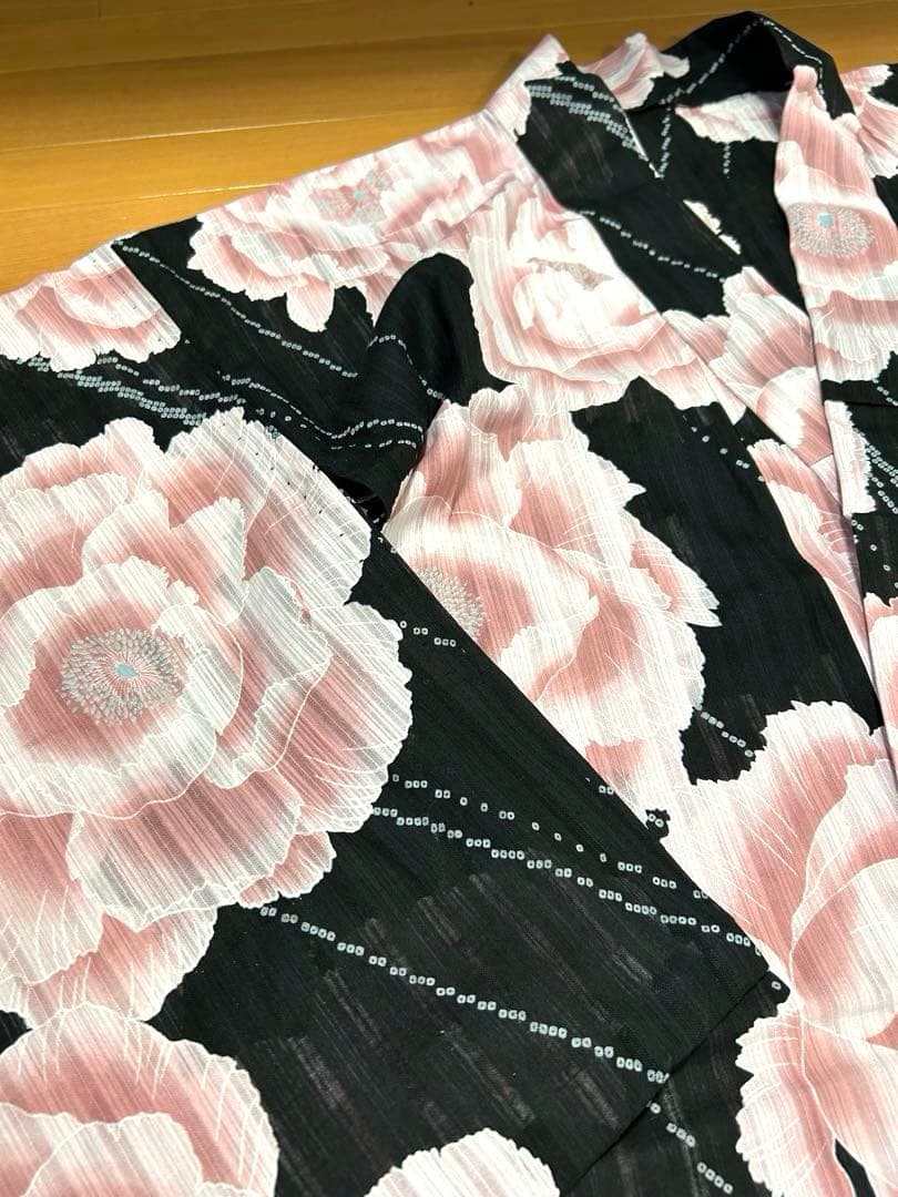 大人の高級浴衣 黒地 大きな薔薇 綿 シアー 変わり織 Pinky&Dianne