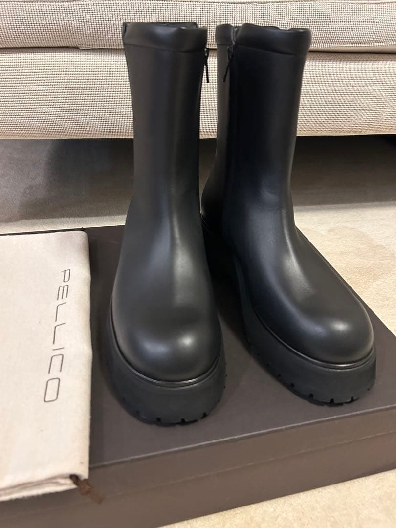 PELLICO ブラックショートブーツ