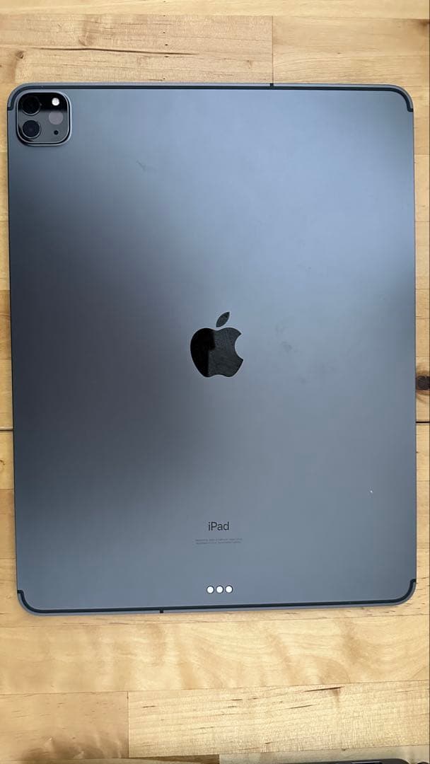 iPad pro 12.9インチ　第4世代　cellularモデル