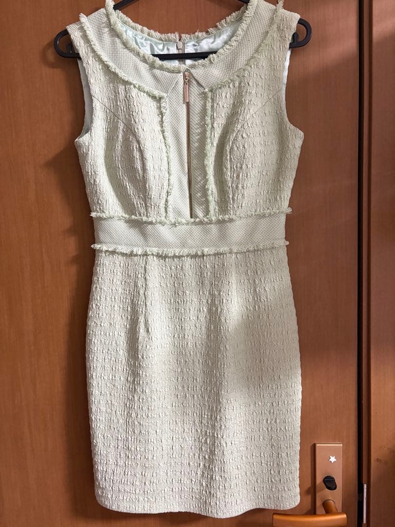 ミントグリーン タイトフィットドレス