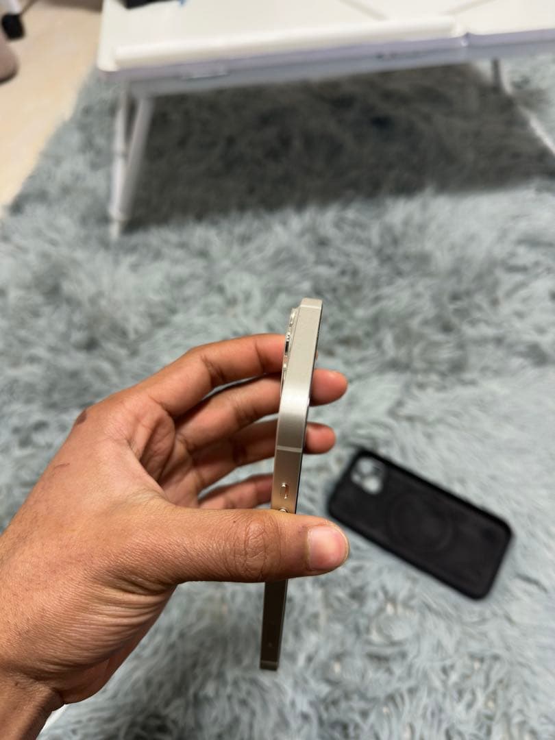 iPhone 13 ホワイト（白）出品します