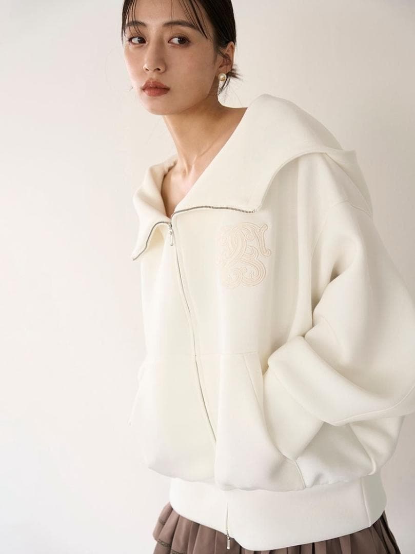 【新品】SNIDEL ボリュームパーカー IVR フリーサイズ