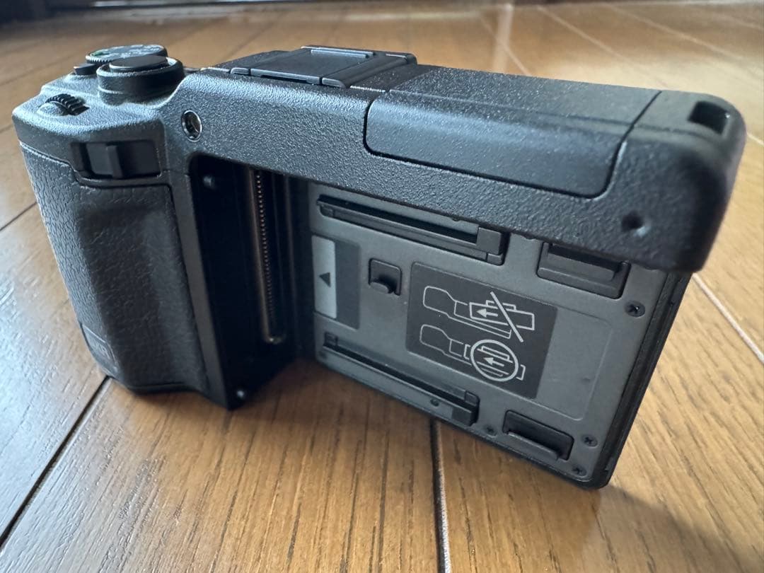 【新品未使用】RICOH GXR ボディ 希少品 防湿庫保管 付属品完備