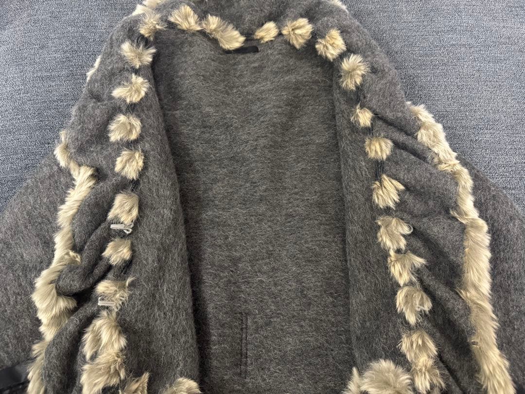 TO BE CHIC グレー ケープ