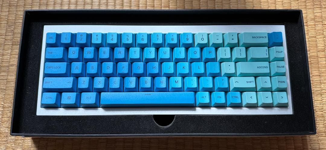 Tofu65 ホワイト 完成品 白×水色 アルミ メカニカルキーボード