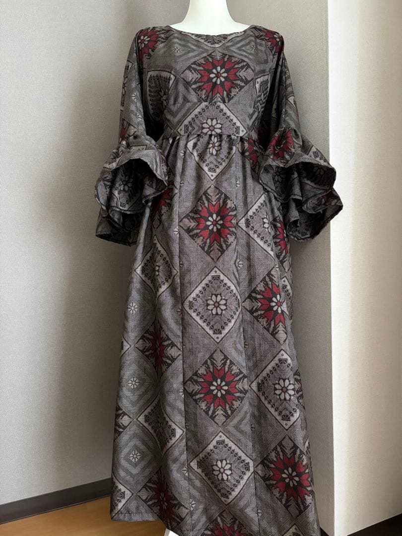 ★着物リメイク★　本場大島紬　赤の龍郷　フリル袖のゆったりワンピ