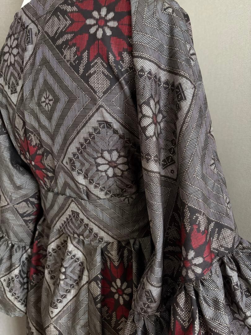 ★着物リメイク★　本場大島紬　赤の龍郷　フリル袖のゆったりワンピ