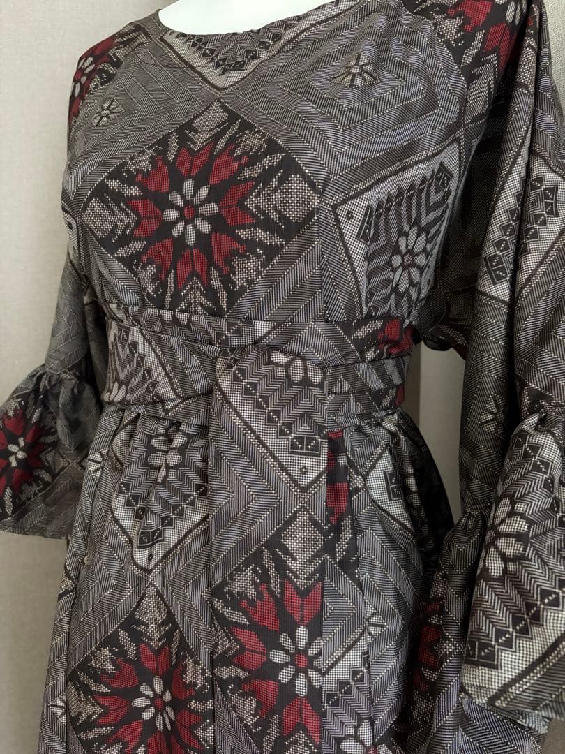 ★着物リメイク★　本場大島紬　赤の龍郷　フリル袖のゆったりワンピ