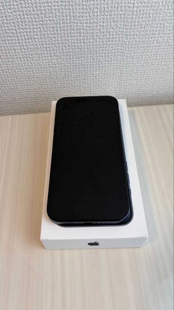 ち*け様 【美品】iPhone15Pro256GBブルーチタニウム88%