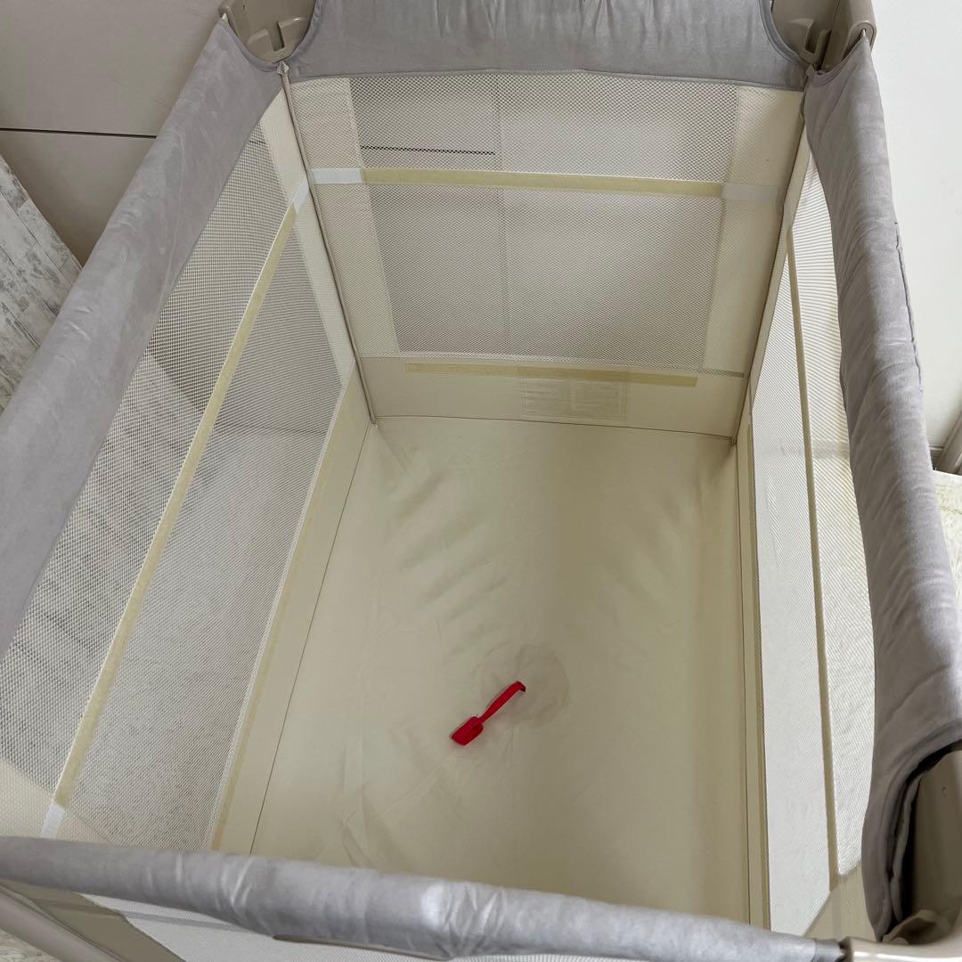 美品　ココネルエアープラス　ホワイトベージュ　9X196CXXJ アップリカ