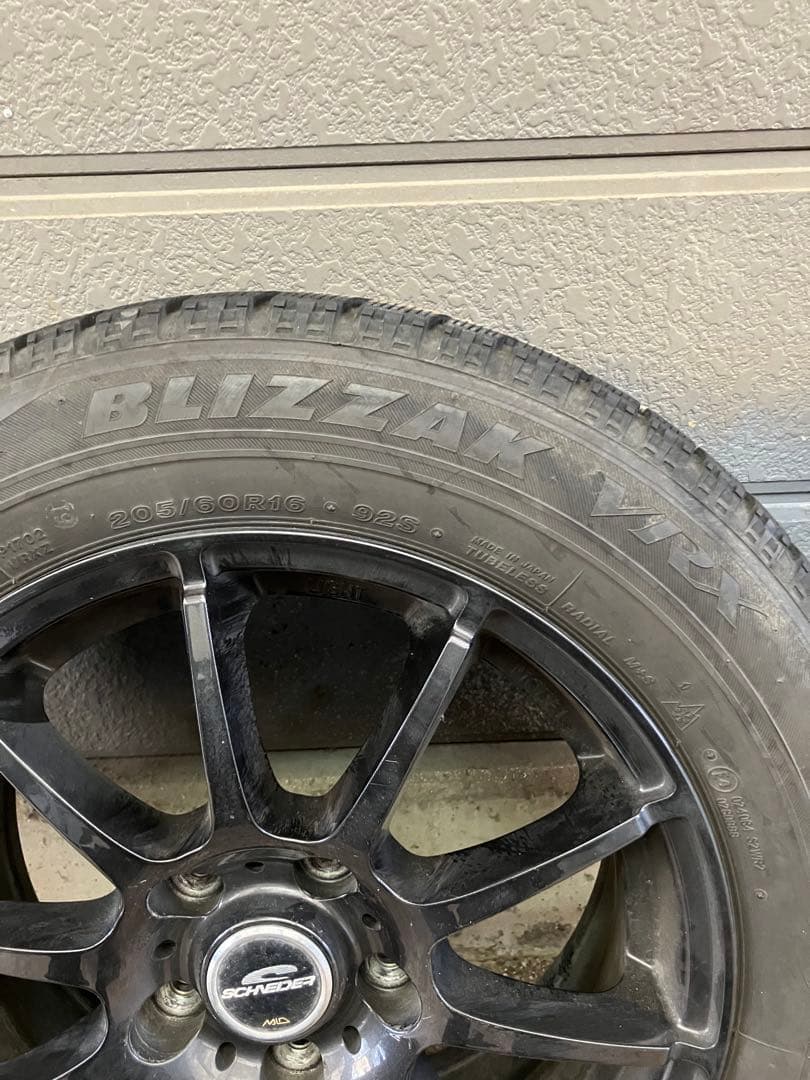 トヨタ 80系ノア/ヴォクシー/エスクァイヤ ホイール スタッドレスタイヤ