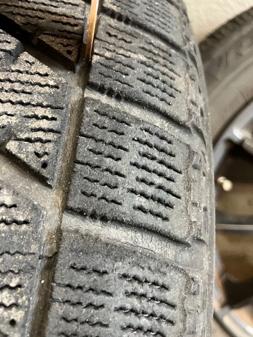 トヨタ 80系ノア/ヴォクシー/エスクァイヤ ホイール スタッドレスタイヤ