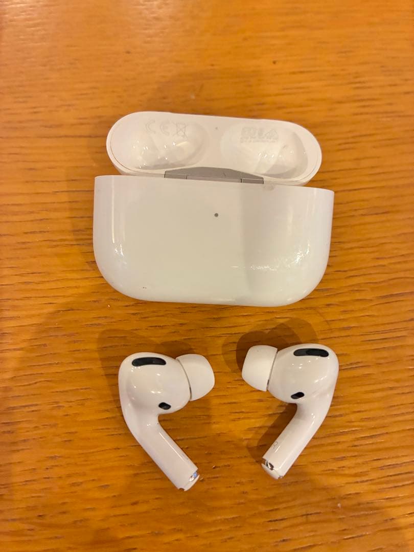 AirPods Pro 本体 充電ケース付き　第一世代