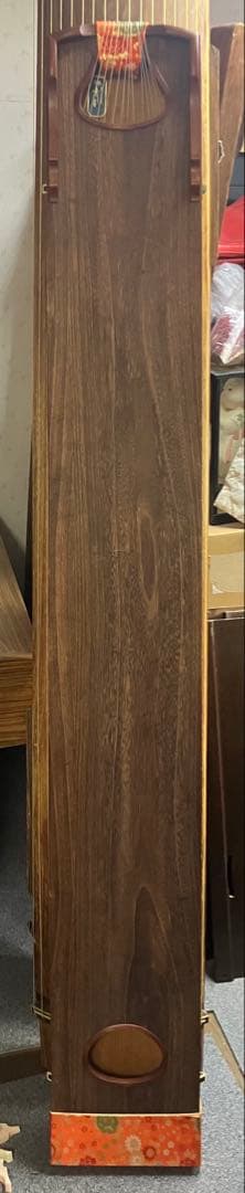 お琴です。13弦 並甲、すだれ彫り 箏曲部での自宅練習用に