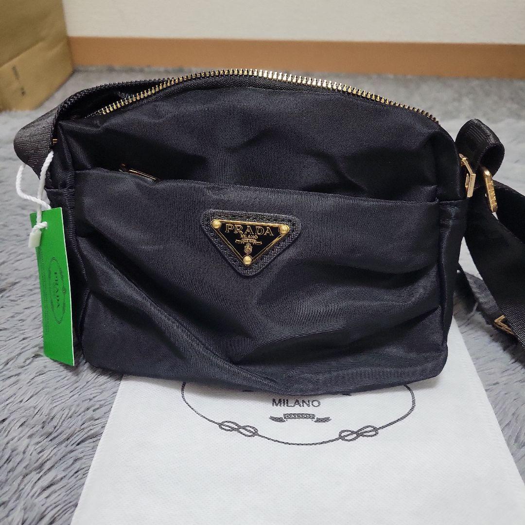 PRADA ナイロン ブラック ショルダーバッグノベルティー