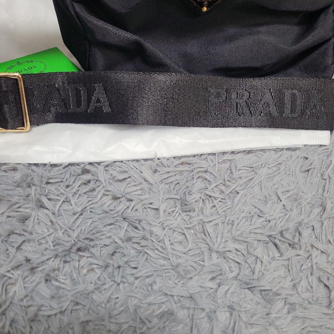 PRADA ナイロン ブラック ショルダーバッグノベルティー