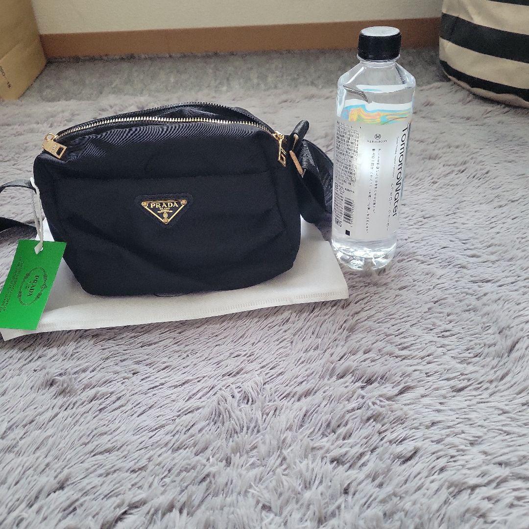PRADA ナイロン ブラック ショルダーバッグノベルティー