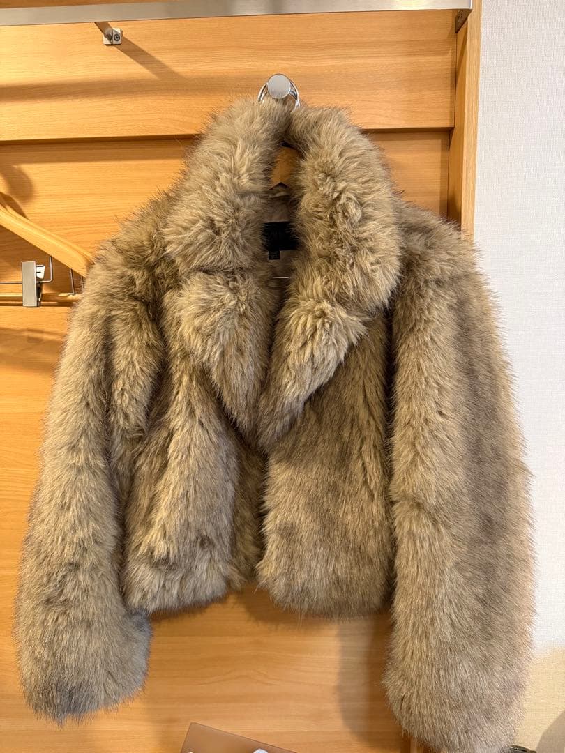 ショートフェイクファーコート　ZARA