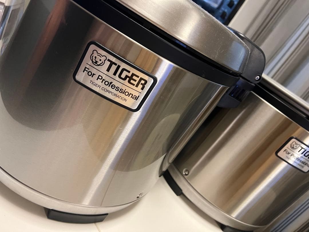 美品！タイガー業務用炊飯器　大容量