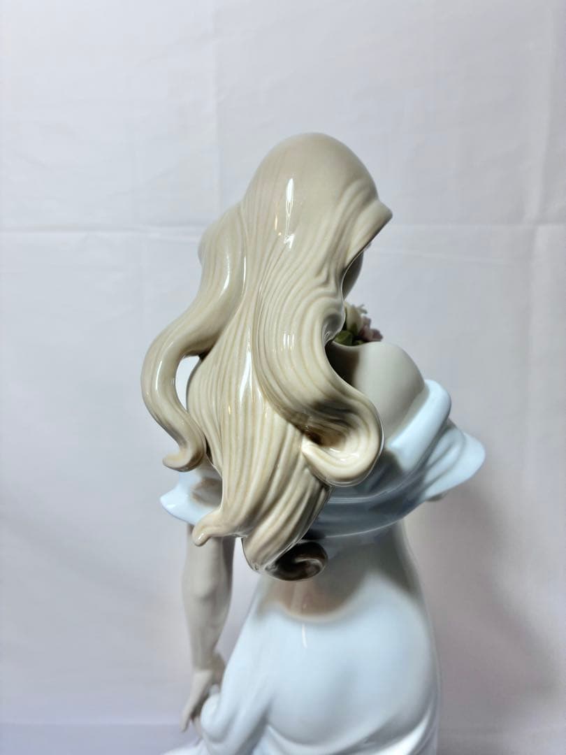 LLADRO リヤドロ 【甘い香り】6918