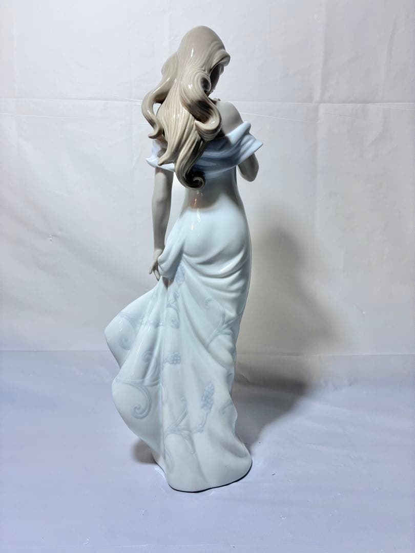 LLADRO リヤドロ 【甘い香り】6918