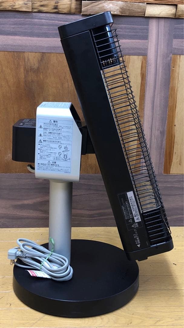 美品　ダイキン　セラムヒート　2023年製　ERFT11ZS-T　遠赤外線暖房機