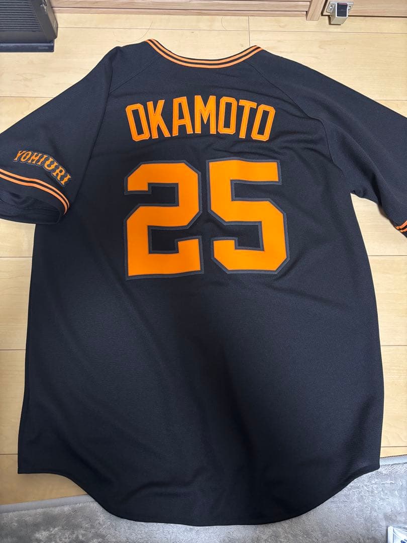 巨人 読売ジャイアンツ 岡本和真 アンダーアーマー ユニフォーム ブラック L