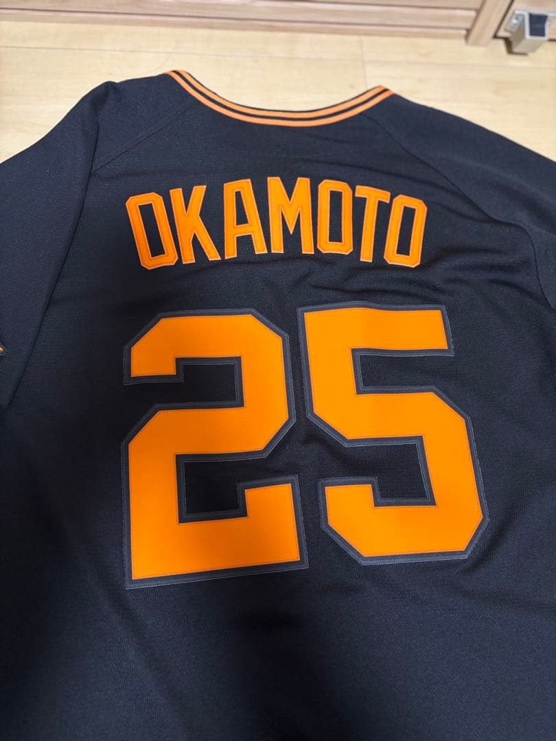 巨人 読売ジャイアンツ 岡本和真 アンダーアーマー ユニフォーム ブラック L