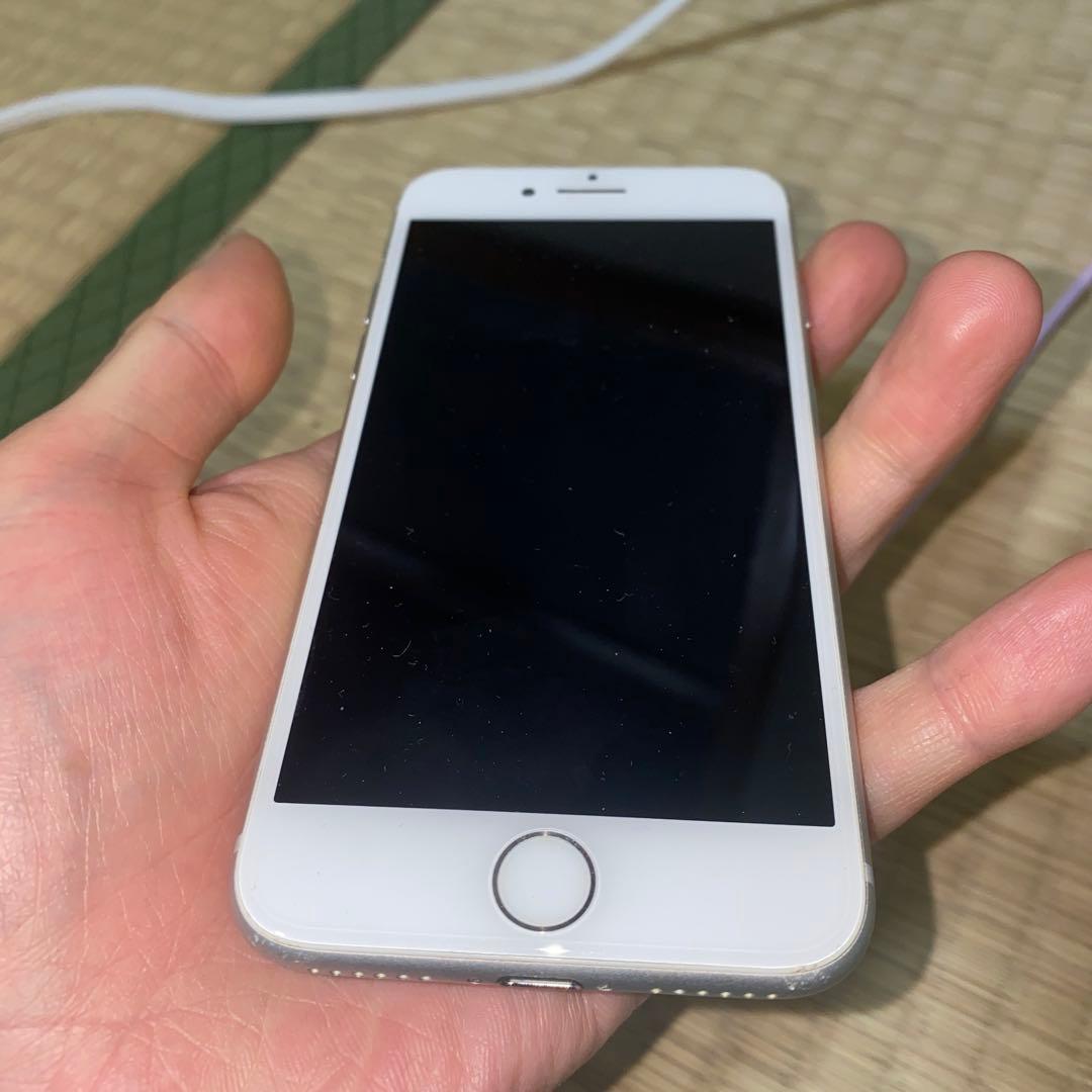 S*）様 D*n様 iPhone8 256GB シルバー　電池残量80%初期化