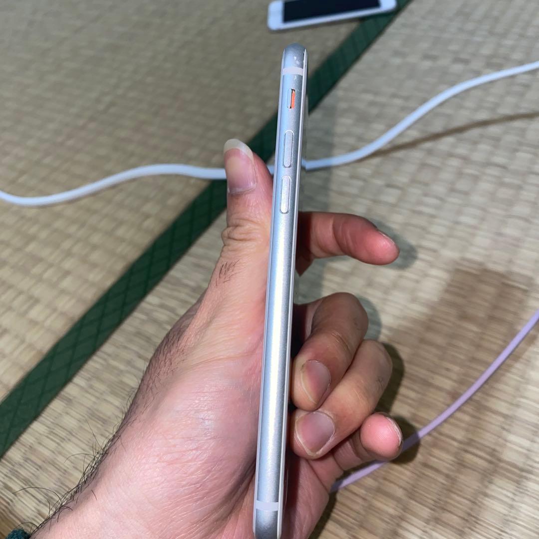 S*）様 D*n様 iPhone8 256GB シルバー　電池残量80%初期化