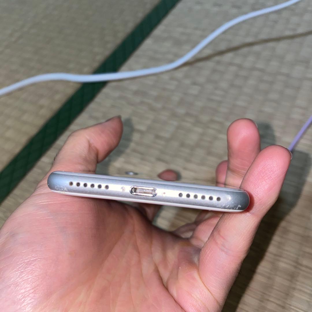 S*）様 D*n様 iPhone8 256GB シルバー　電池残量80%初期化