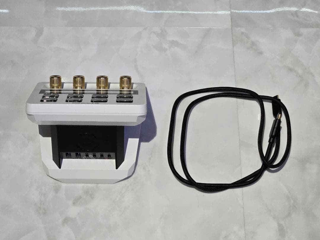 Elgato Stream Deck + White　USBハブ換装品